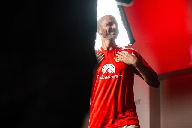 戈森斯后又一重磅新援，博努奇为欧洲杯加盟柏联