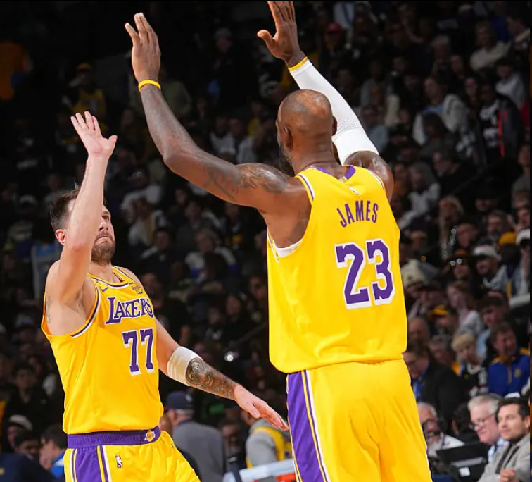 球球大作战直播-狂野西部！西部第三至第七争夺超激烈 3队胜场数相同 湖人再进前6