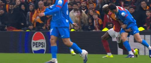 英雄联盟直播-半场：马竞1-1加拉塔萨雷，朱利亚诺-西蒙尼闪击，略伦特乌龙