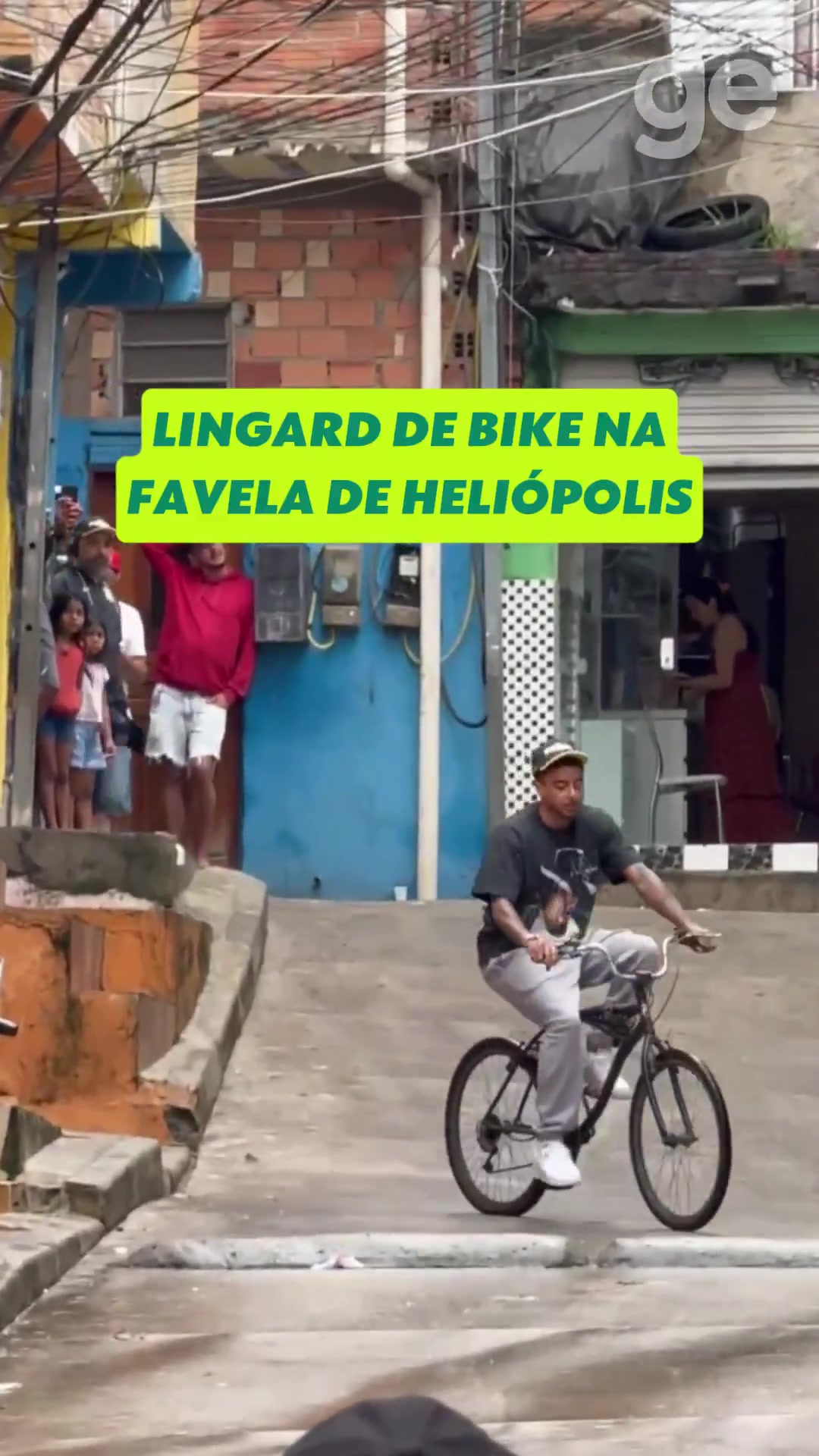 开云体育-巴媒：林加德在巴西贫民窟拍摄视频，融入当地文化