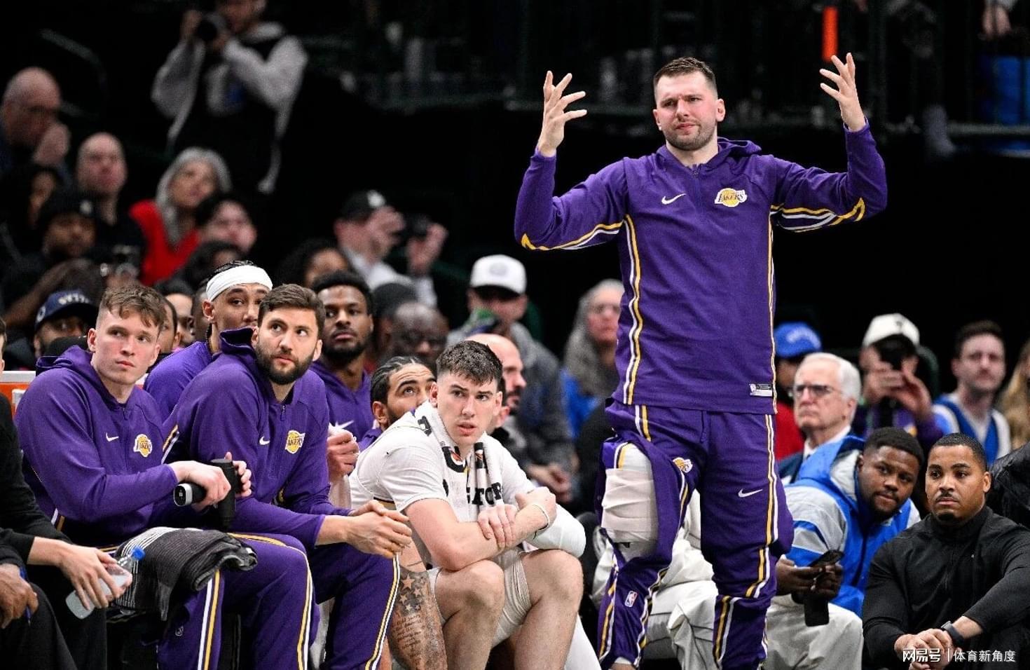 dota2直播-卧槽！手指都脱臼了，“咔嚓”一声硬控全场